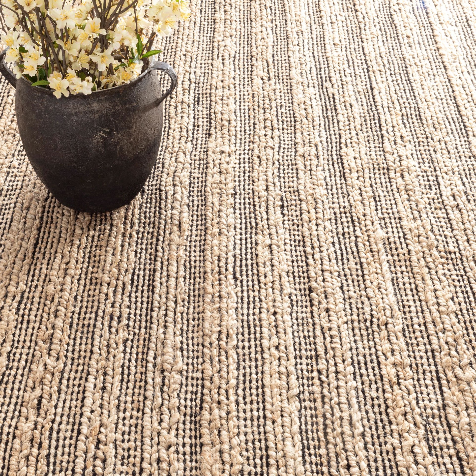 Simba Black Handwoven Jute Rug