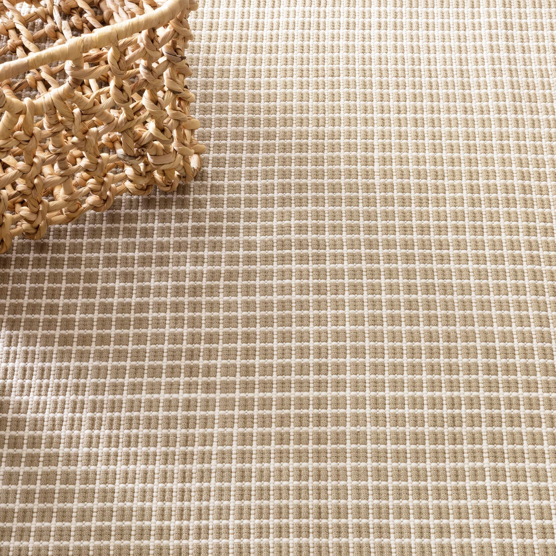 Gridiron Wheat Handwoven Indoor/Outdoor Rug