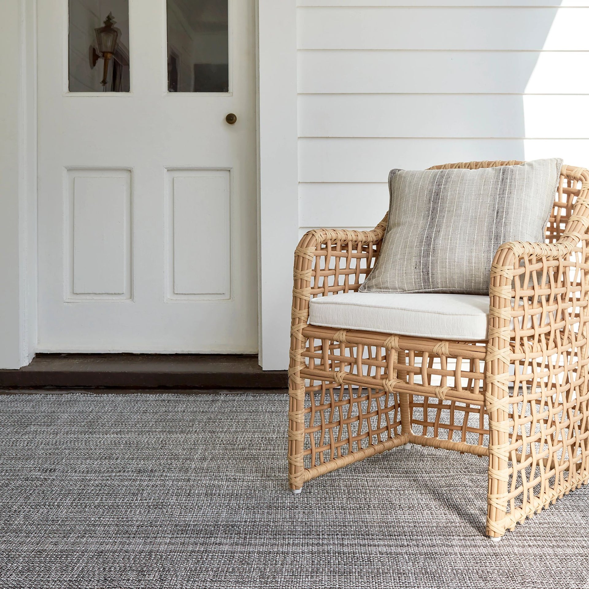 Fusion Black Handwoven Indoor/Outdoor Rug