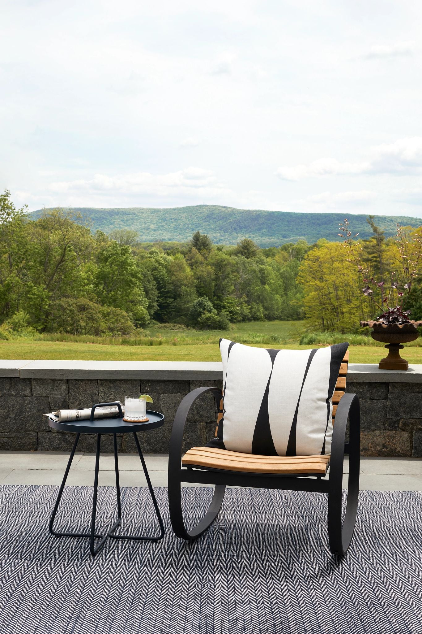 Herringbone Navy/Ivory Handwoven Indoor/Outdoor Rug