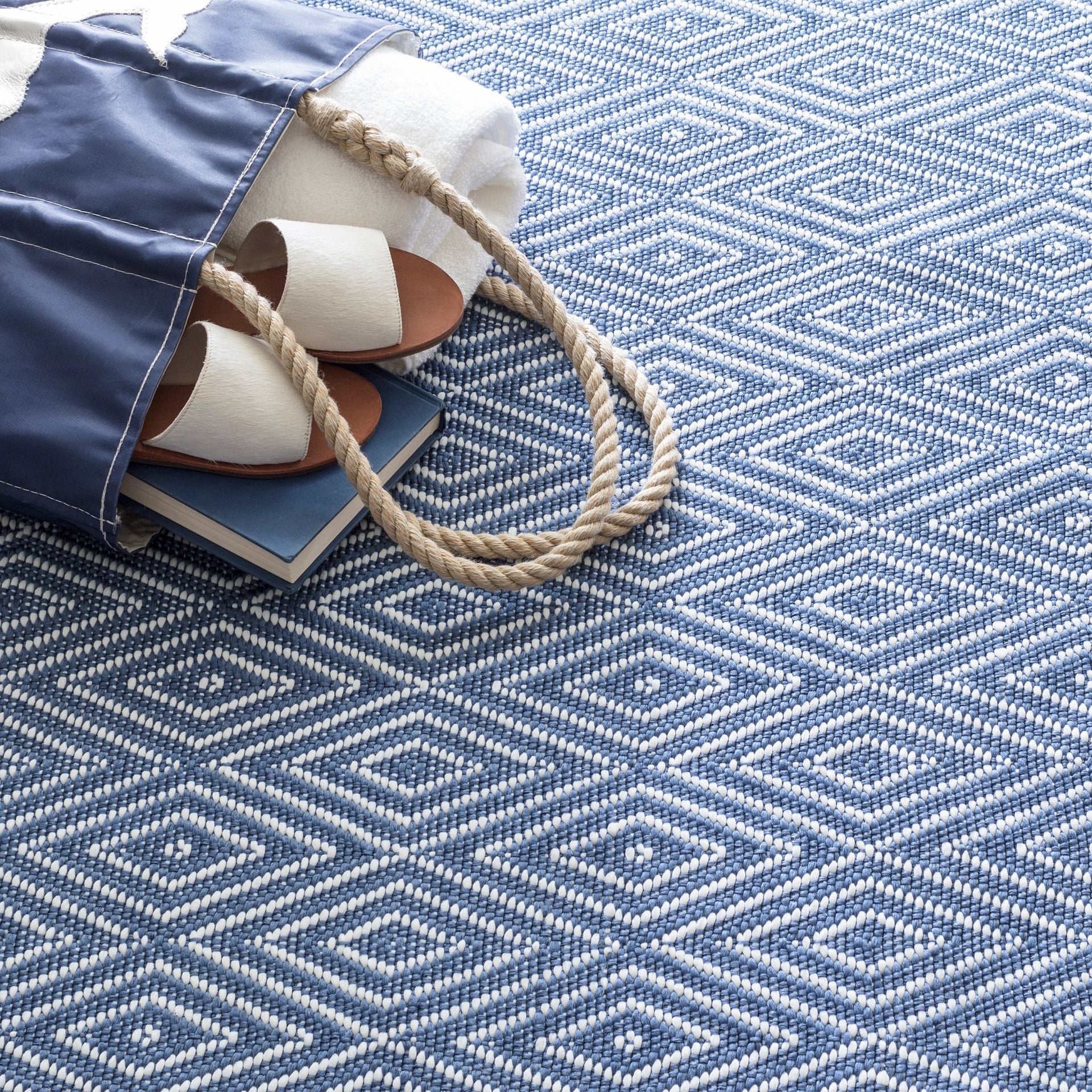 Diamond Denim/White Handwoven Indoor/Outdoor Rug